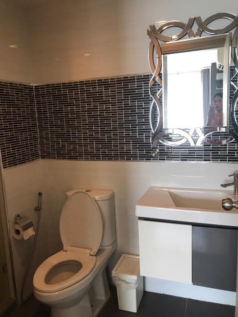 Elio Del Ray  ห้องน้ำ.jpg