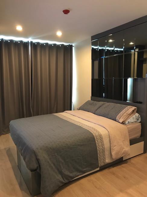 Elio Del Ray  เตียง.jpg