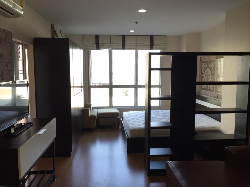 Life @ Ratchada ภายในห้อง.jpg