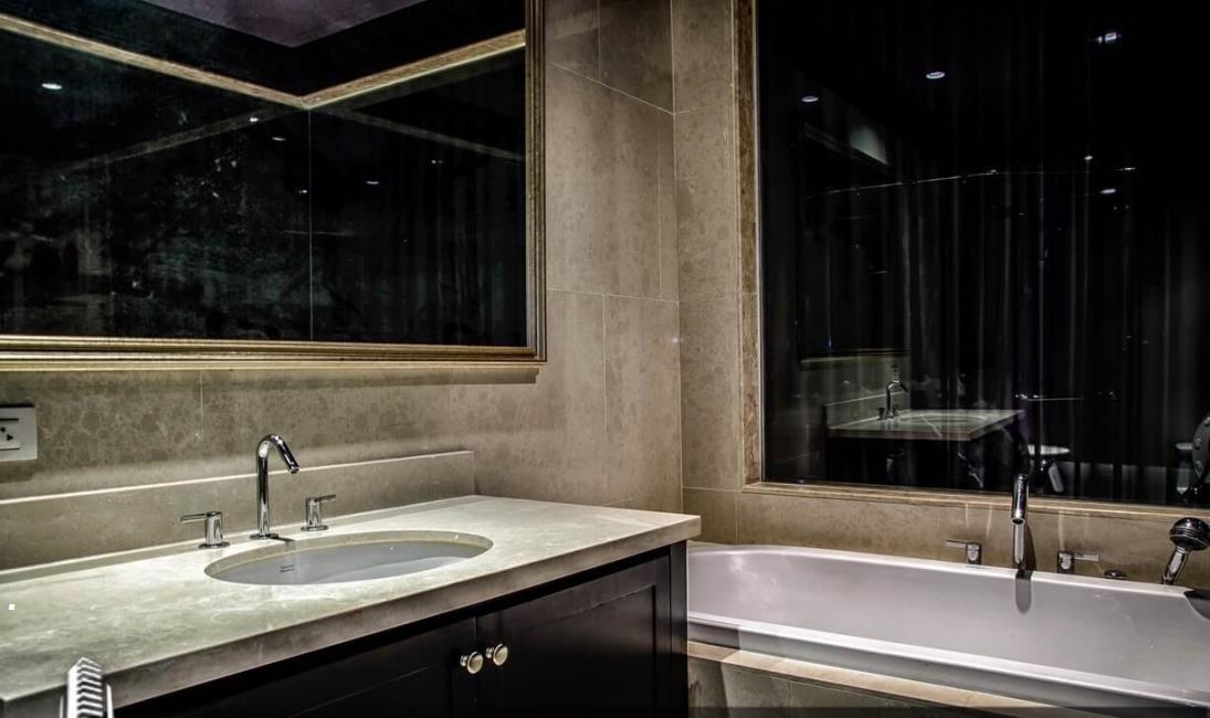 The Emporio Place ห้องน้ำ.jpg