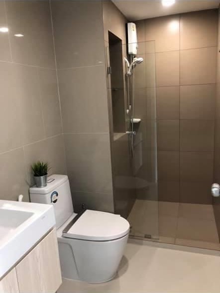 (ริชพาร์ค @ ทริปเปิ้ล สเตชั่น) ห้องน้ำ (2).jpg