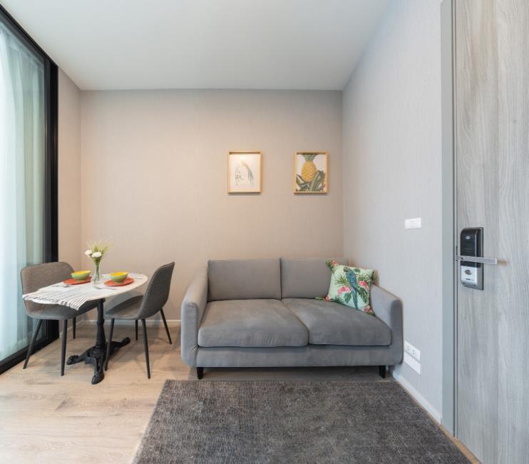 KnightsBridge Prime Ratchayothin โซฟา โต๊ะอาหาร (2).jpg