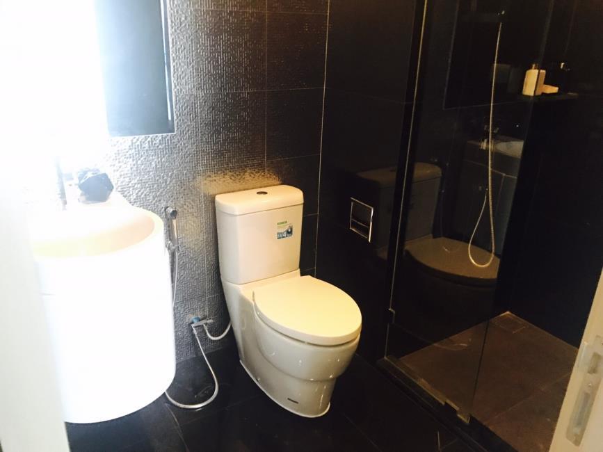 Room 55210_170822_0001.jpg