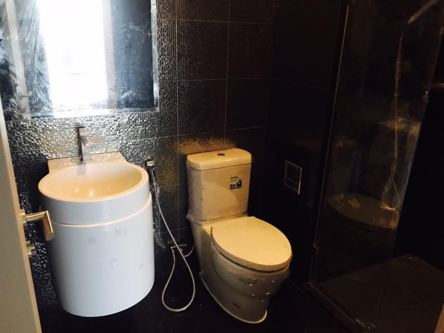 Room 5570_170822_0003.jpg