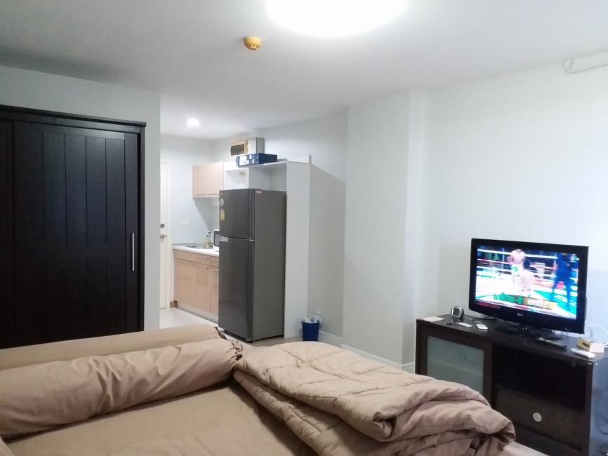 The Link Sukhumvit 50  ปลายเตียง ทีวี.jpg