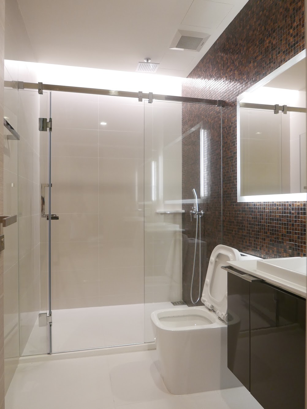 The Room Sathorn - St.Louis  ห้องน้ำ.jpg