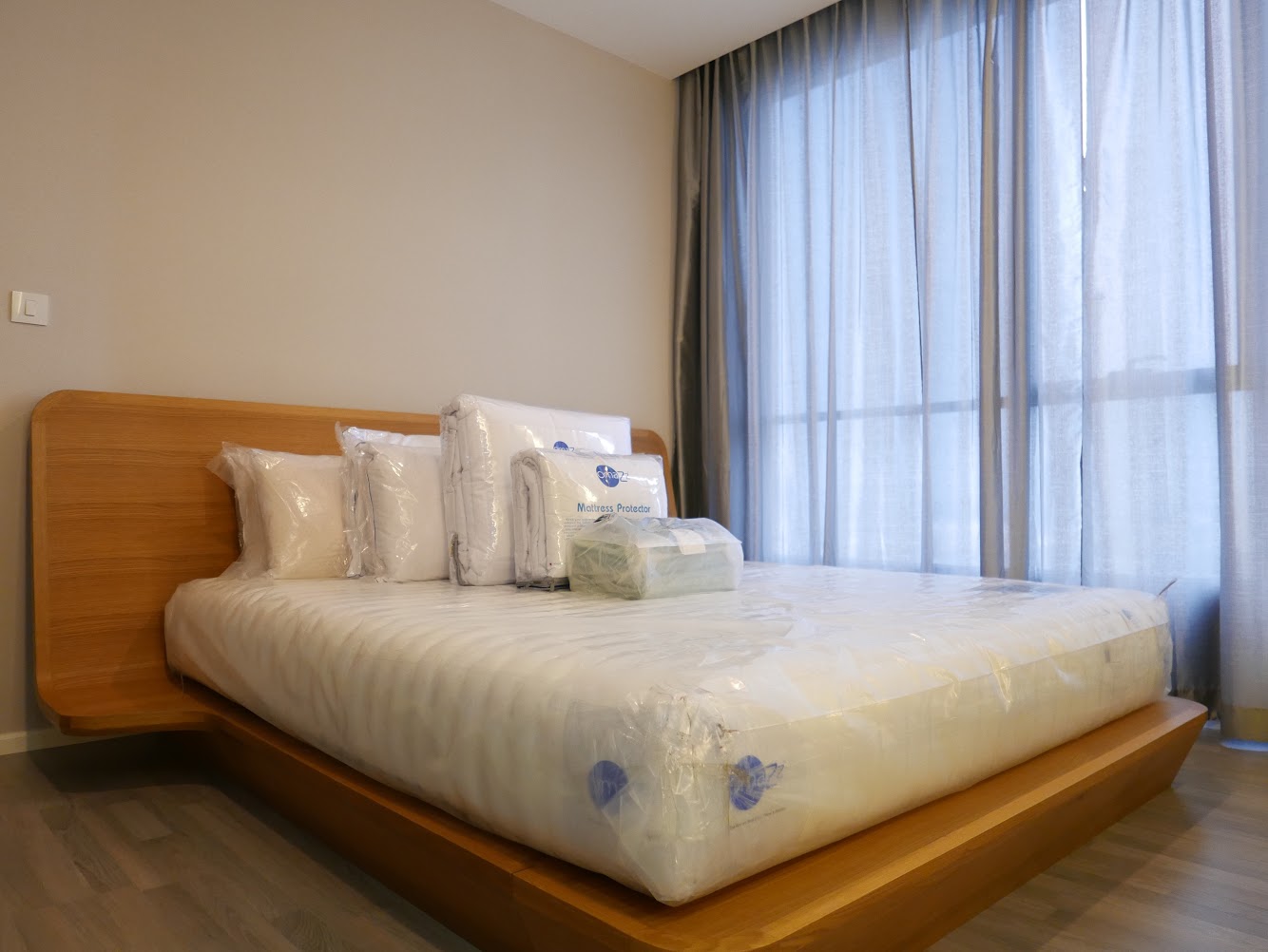 The Room Sathorn - St.Louis   เตียงนอน.jpg