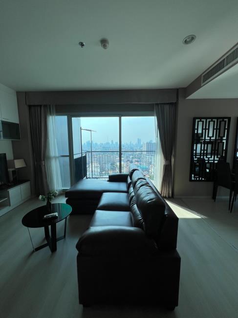 ไลฟ์ รัชดาภิเษก (3).jpg