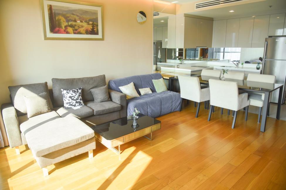 ดิ แอดเดรส สาทร  ภายในห้องนั้งเล่น.jpg