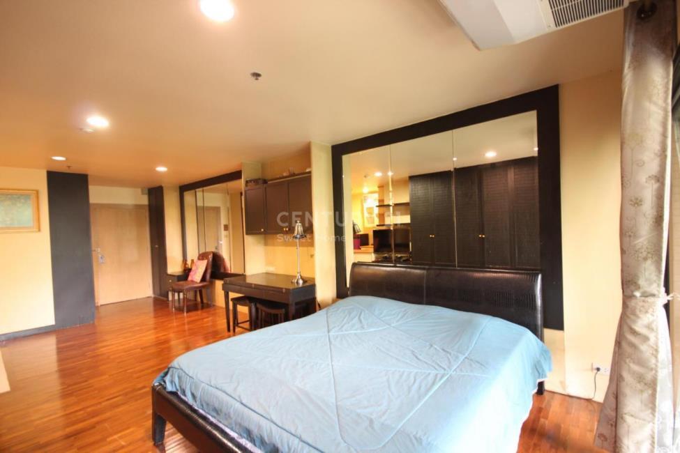 บ้าน เพลินจิต  ภายในห้องนอน.jpg
