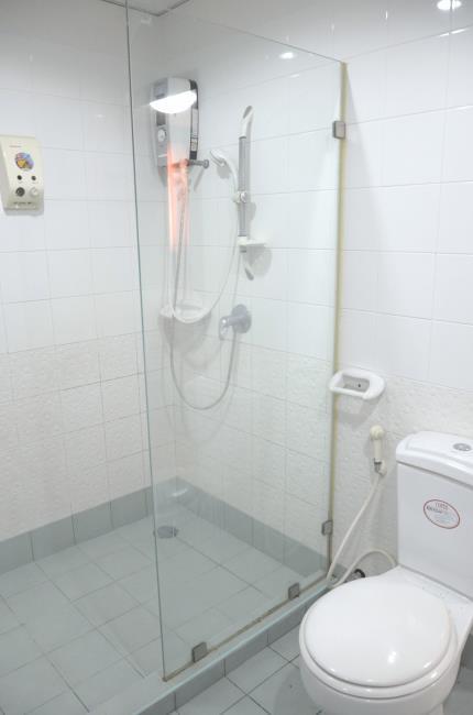 Thew River Place condominium ห้องน้ำ.jpg