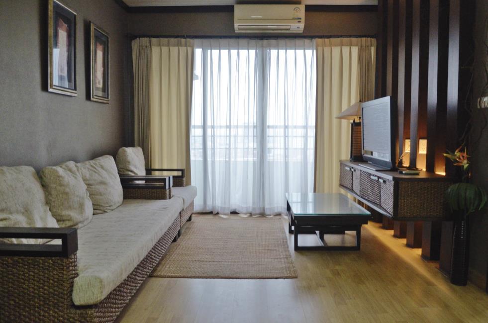 Thew River Place condominium โซฟา.jpg