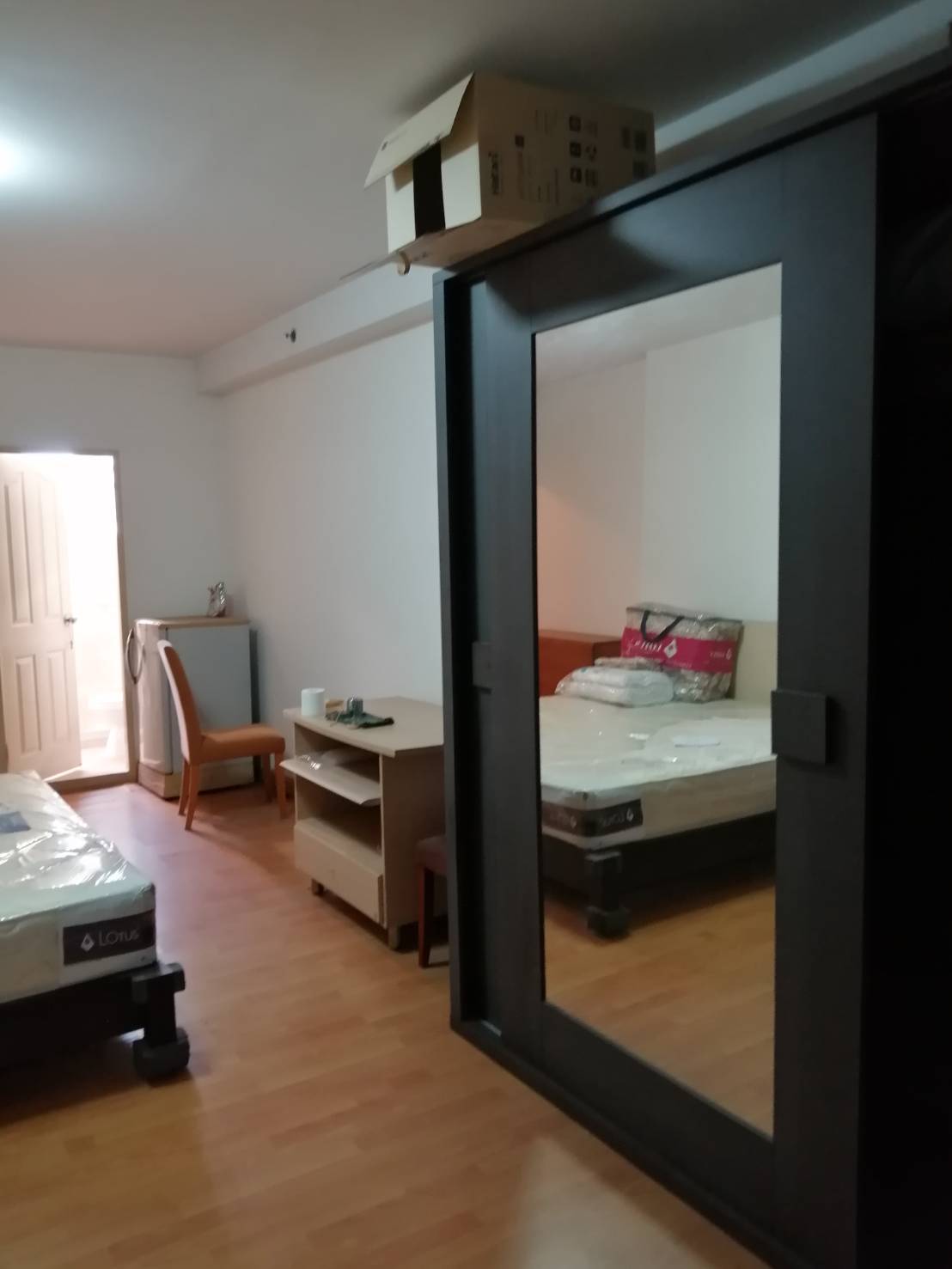 (ซิตี้ โฮม สุขุมวิท) ตู้เสื้อผ้า.jpg