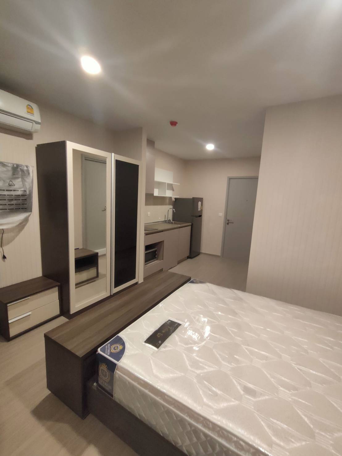 (แอสปาย อโศก - รัชดา) ตู้+เตียง.jpg