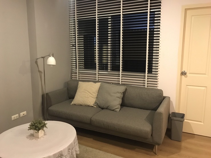 (ซิม วิภา-ลาดพร้าว) โซฟา.jpg